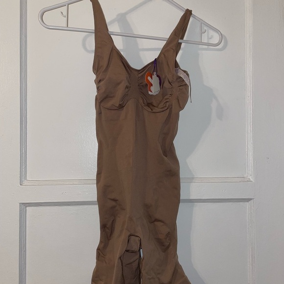 Yitty/Fabletics Nearly Naked Shaping Mid Thigh Bodysuit M/L - Picture 8 of 8